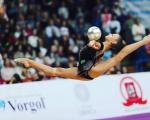 Alexandra Solodova'dan ritmik jimnastik egzersizleri