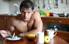 What to eat before training for mass gain and weight loss?